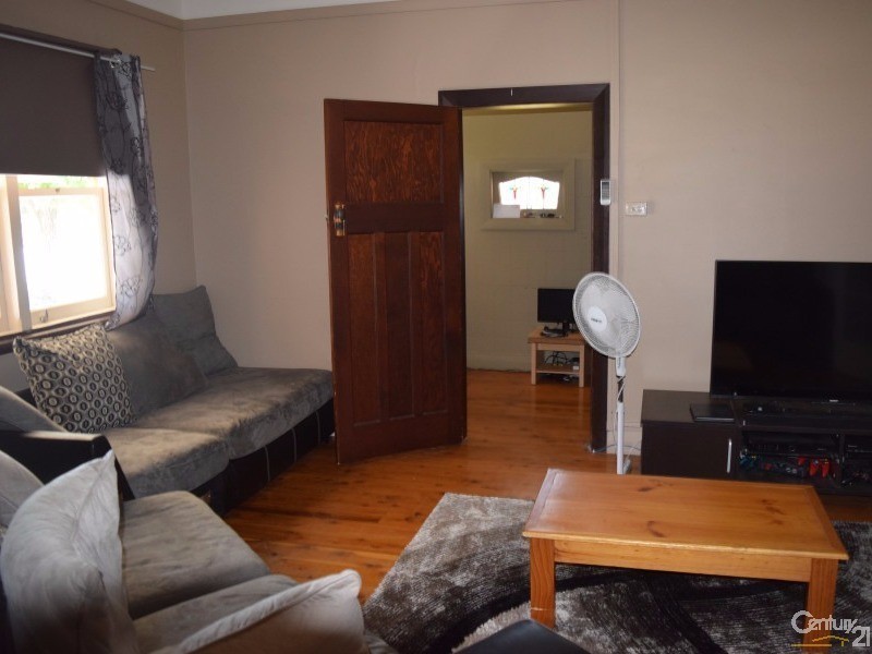 5  Cooke Street, Parkes NSW 2870