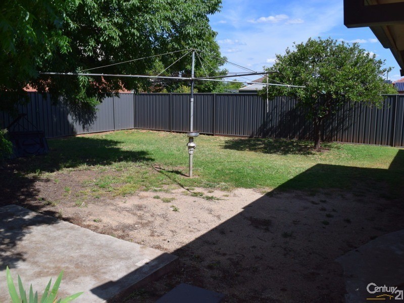 5  Cooke Street, Parkes NSW 2870