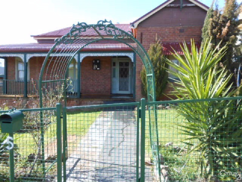 5 Park Street, Parkes NSW 2870