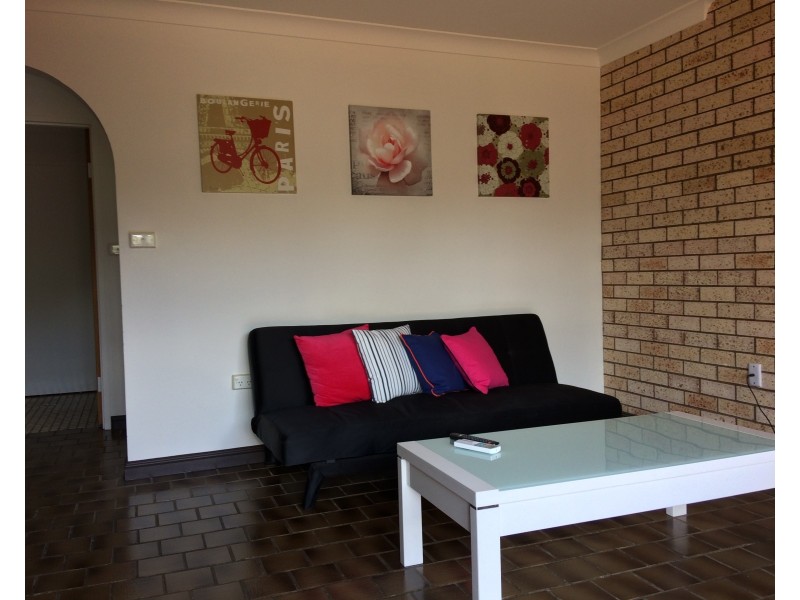 2/11 Albert Street, Parkes NSW 2870