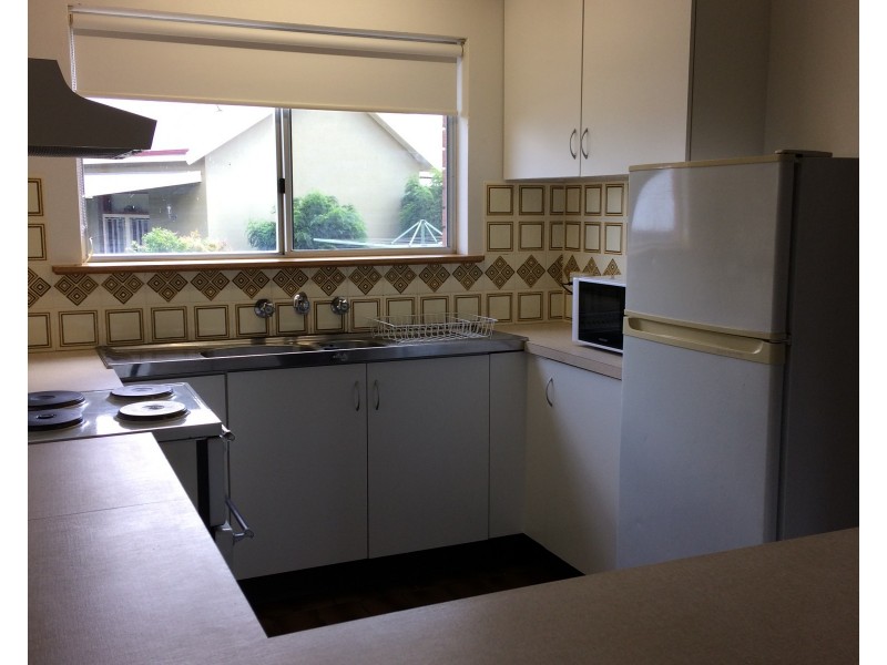 2/11 Albert Street, Parkes NSW 2870