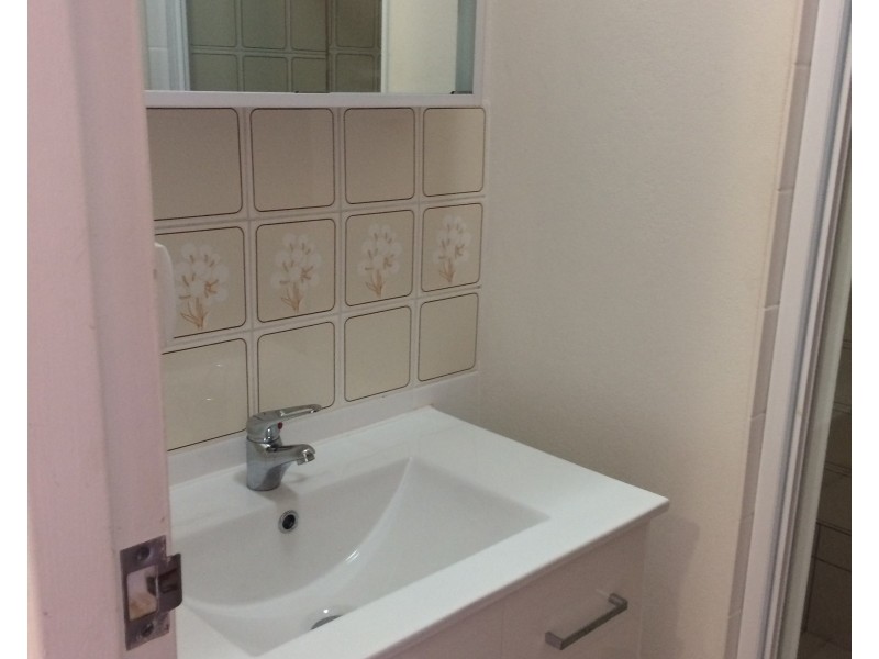 2/11 Albert Street, Parkes NSW 2870