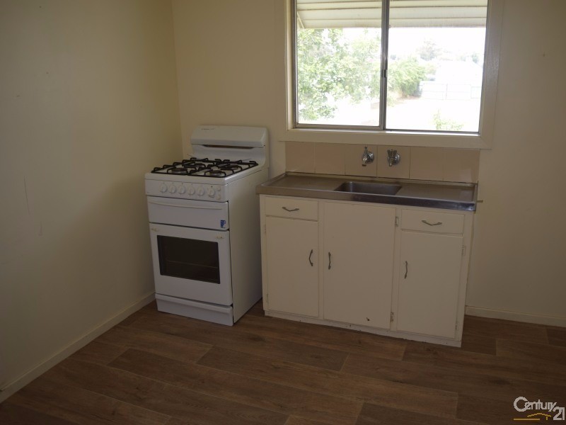 13 Talbot Street, Parkes NSW 2870