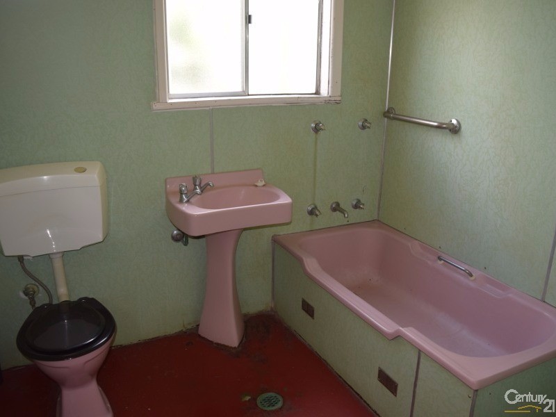 13 Talbot Street, Parkes NSW 2870