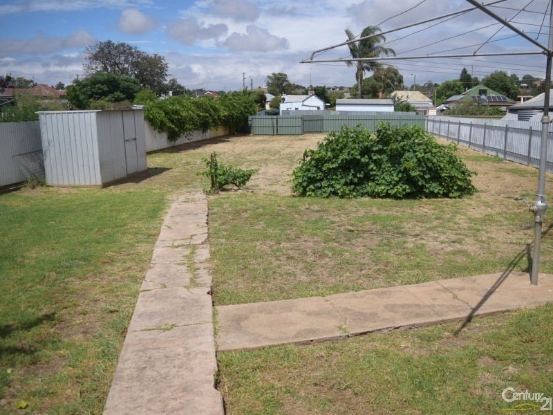 13 Talbot Street, Parkes NSW 2870