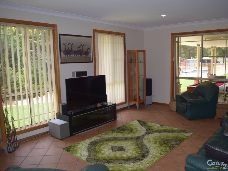 6 Coolabah Drive, Parkes NSW 2870