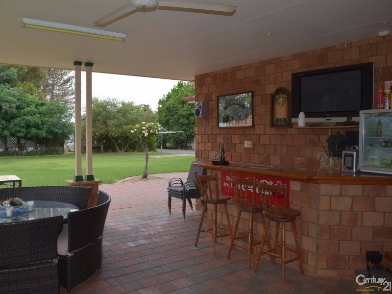 6 Coolabah Drive, Parkes NSW 2870