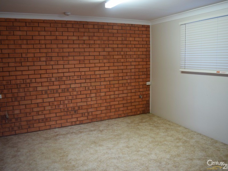 9 Middleton Street, Parkes NSW 2870