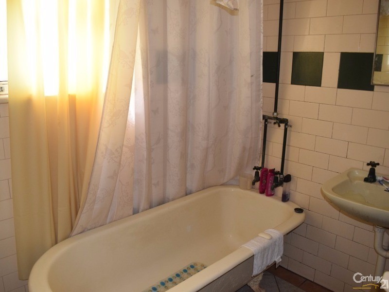 85 Victoria Street, Parkes NSW 2870