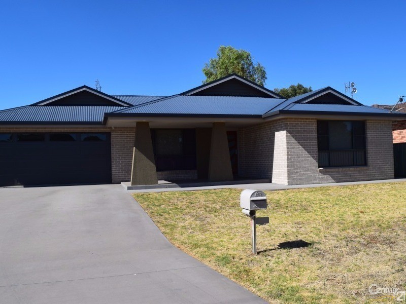 53 Medlyn Street, Parkes NSW 2870