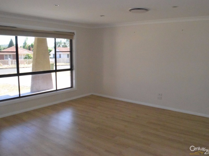 53 Medlyn Street, Parkes NSW 2870