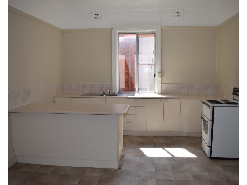 2/265A Clarinda Street, Parkes NSW 2870