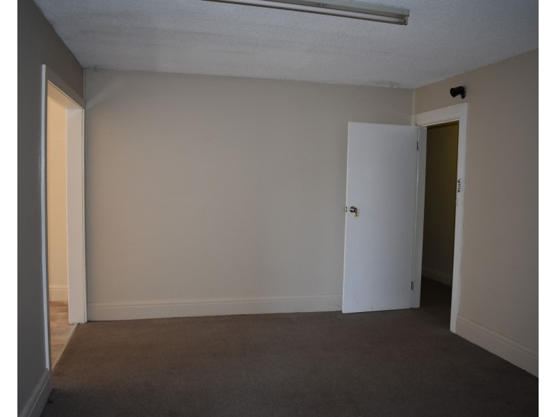 2/265A Clarinda Street, Parkes NSW 2870