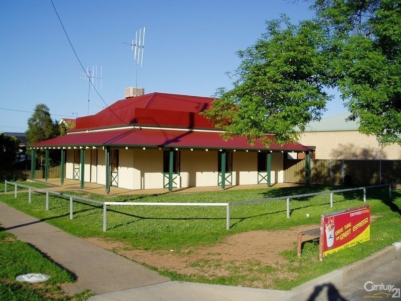 8  Welcome Street, Parkes NSW 2870