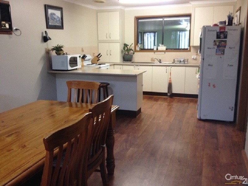 6 Basil Ave, Parkes NSW 2870