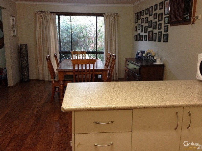 6 Basil Ave, Parkes NSW 2870