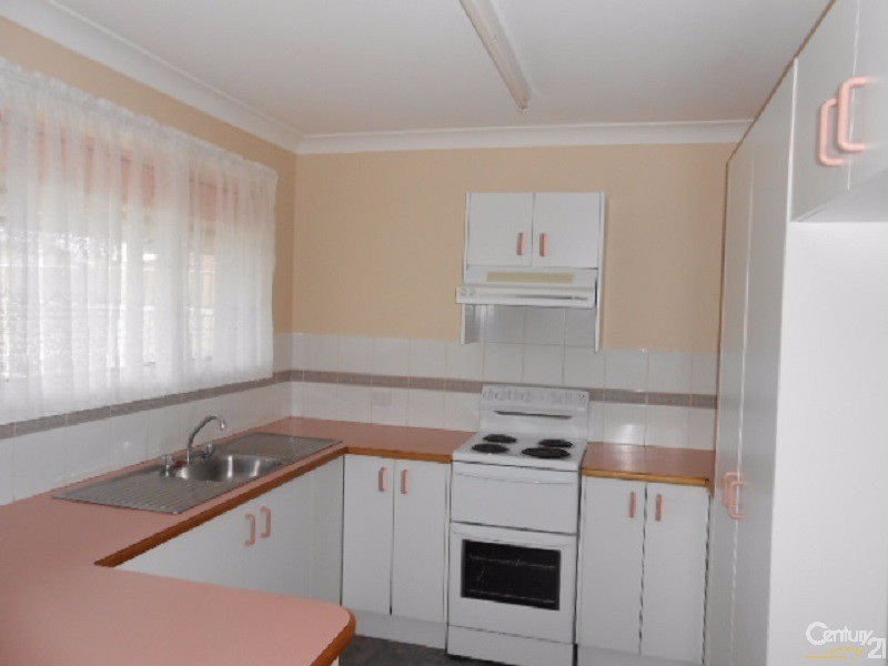 2 Guillan Place, Parkes NSW 2870