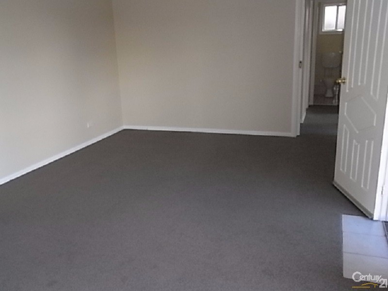 2 Guillan Place, Parkes NSW 2870