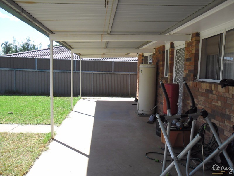 2 Guillan Place, Parkes NSW 2870