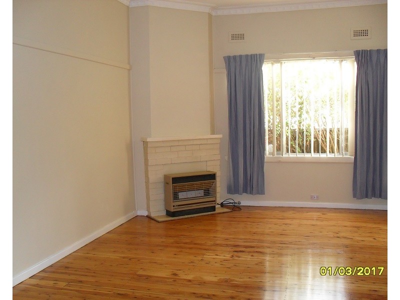 20 Close Street, Parkes NSW 2870