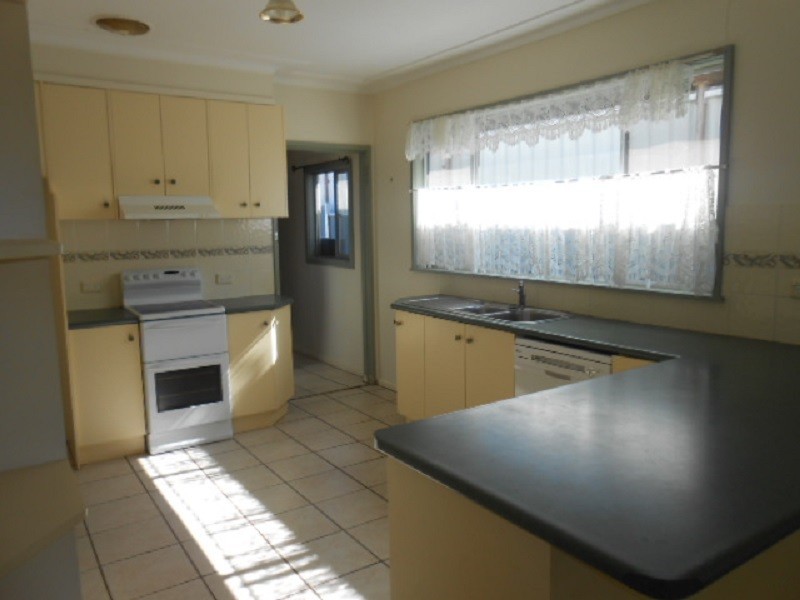 10  Moor Street, Parkes NSW 2870