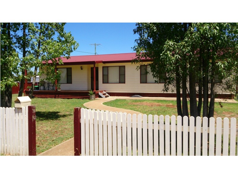 18 Brookview Street, Trundle NSW 2875
