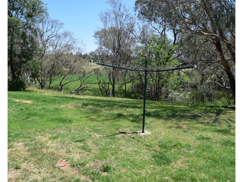 13 Pine Road, Parkes NSW 2870