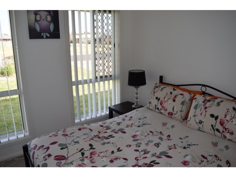 24 Warragrah Place, Parkes NSW 2870