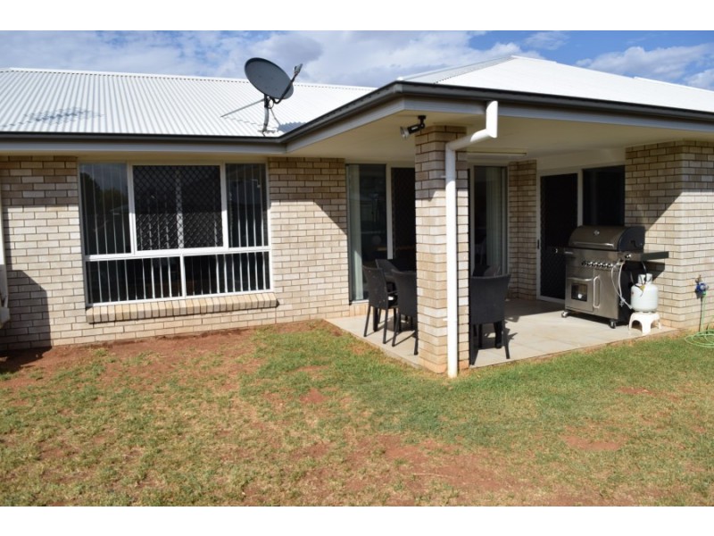 24 Warragrah Place, Parkes NSW 2870