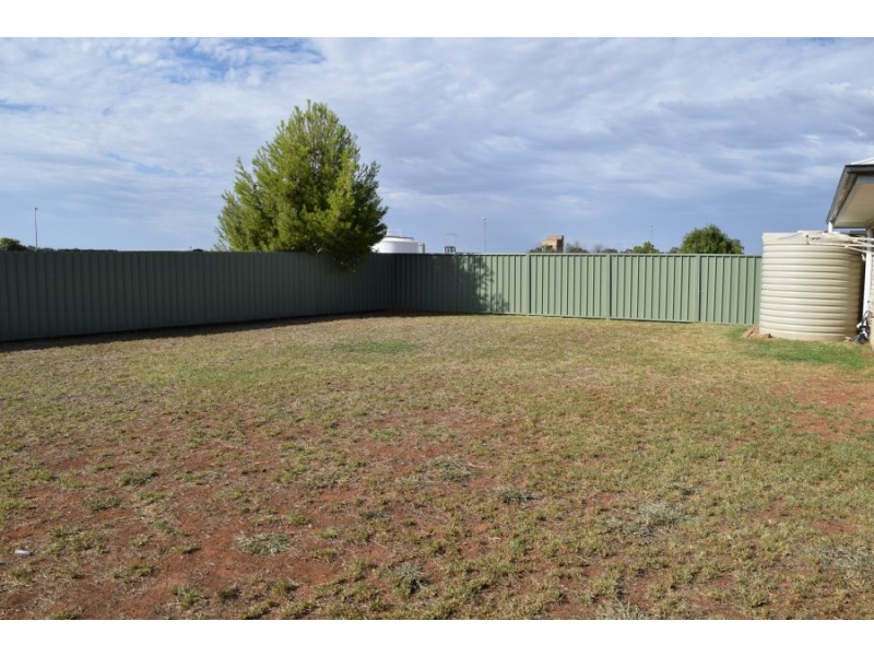 24 Warragrah Place, Parkes NSW 2870