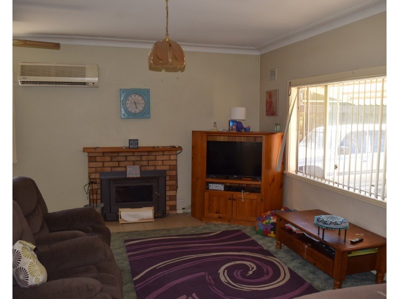 20 Middleton Street, Parkes NSW 2870