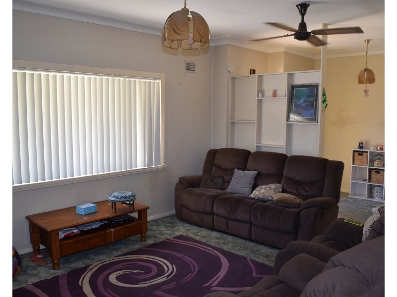 20 Middleton Street, Parkes NSW 2870