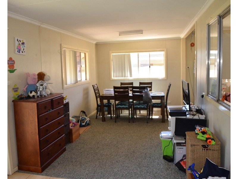 20 Middleton Street, Parkes NSW 2870