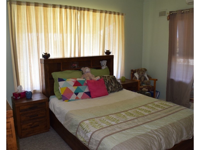 20 Middleton Street, Parkes NSW 2870