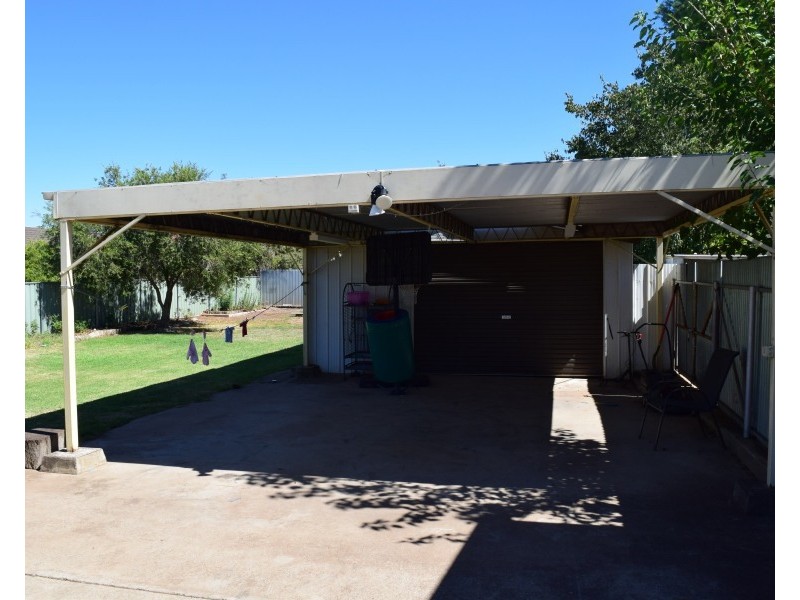 20 Middleton Street, Parkes NSW 2870