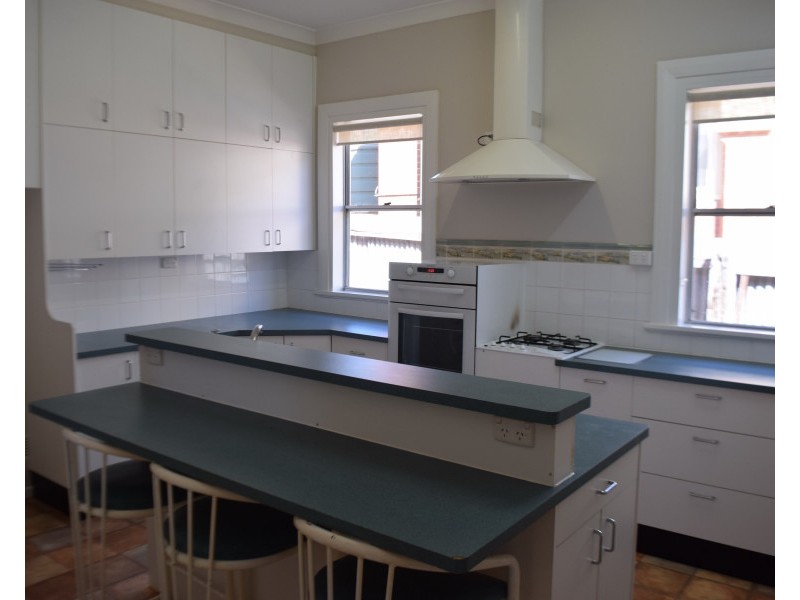 65  Hill Street, Parkes NSW 2870