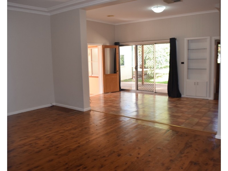 65  Hill Street, Parkes NSW 2870