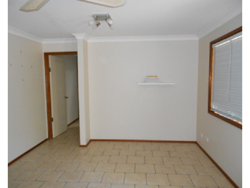 4 Ted Parker Circuit, Parkes NSW 2870