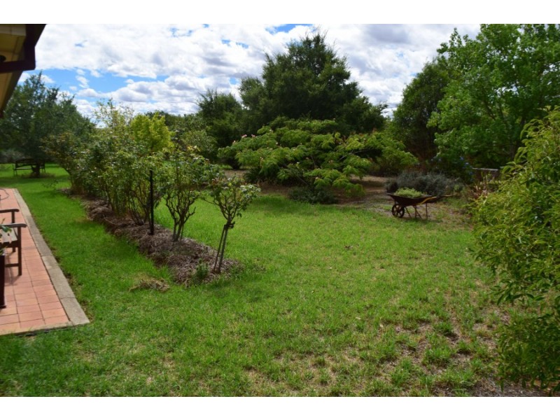 68-72 Thomas Street, Parkes NSW 2870