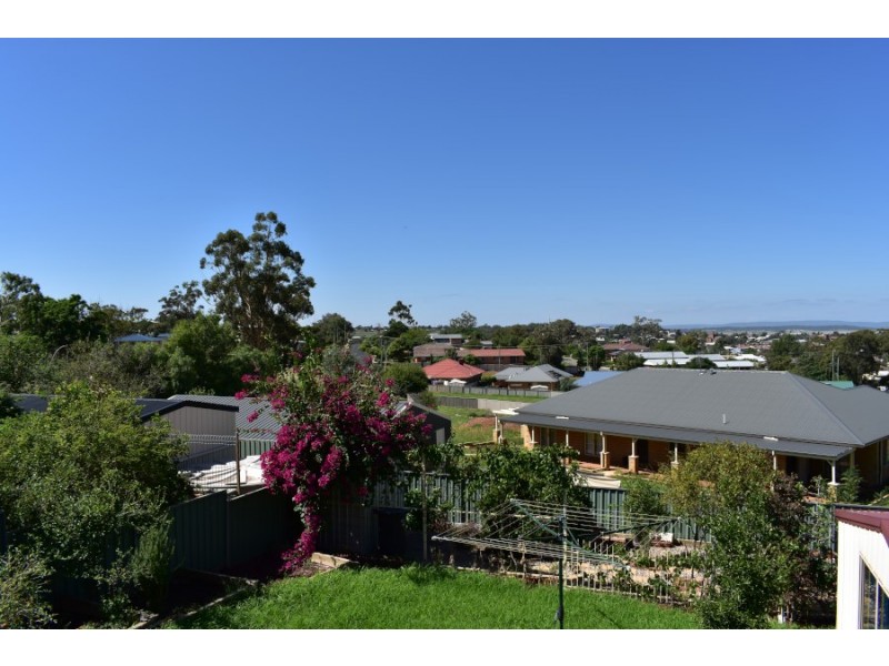 10 Highland Avenue, Parkes NSW 2870