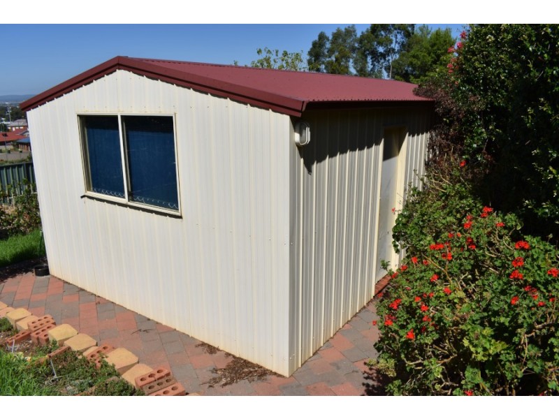 10 Highland Avenue, Parkes NSW 2870