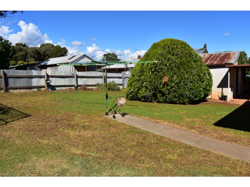 153  Currajong Street, Parkes NSW 2870