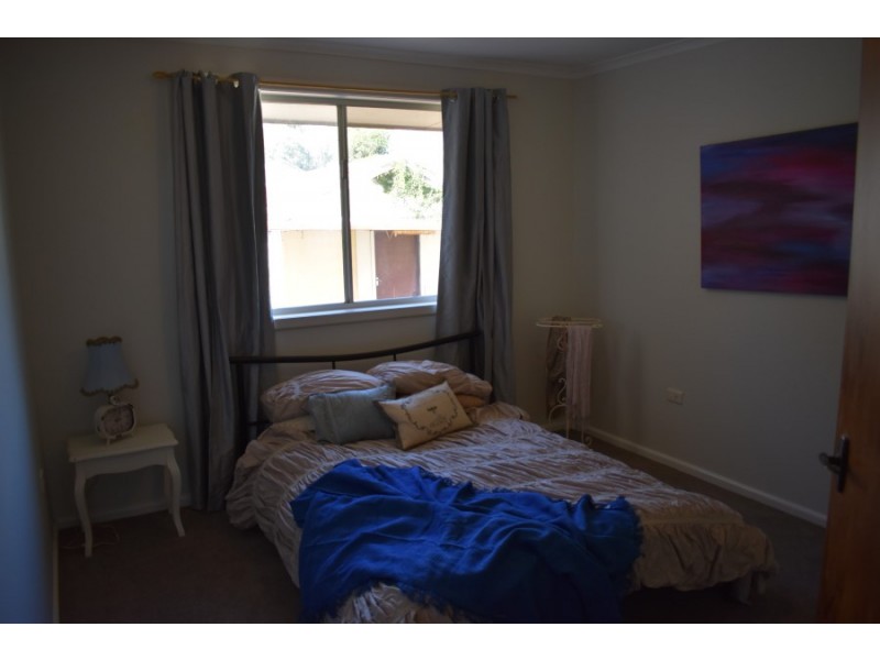 153  Currajong Street, Parkes NSW 2870