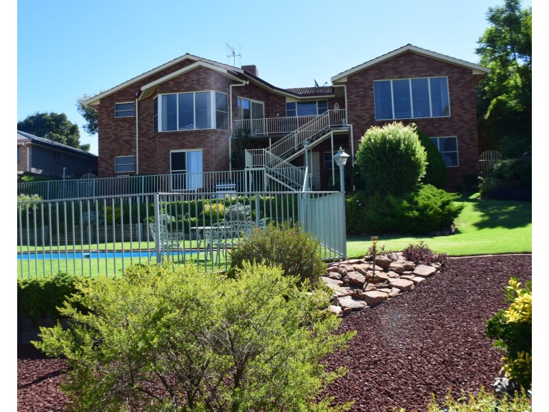 5 Glenwarrie Place, Parkes NSW 2870