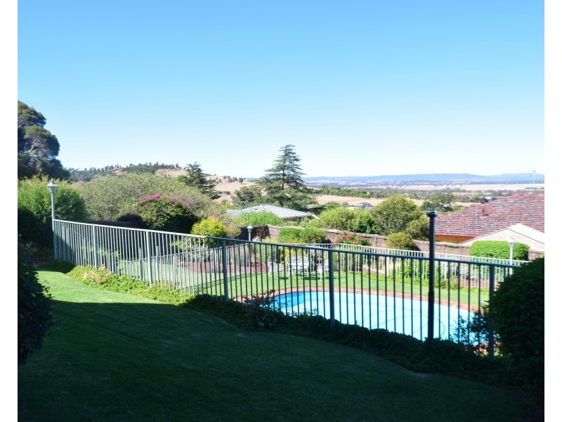 5 Glenwarrie Place, Parkes NSW 2870
