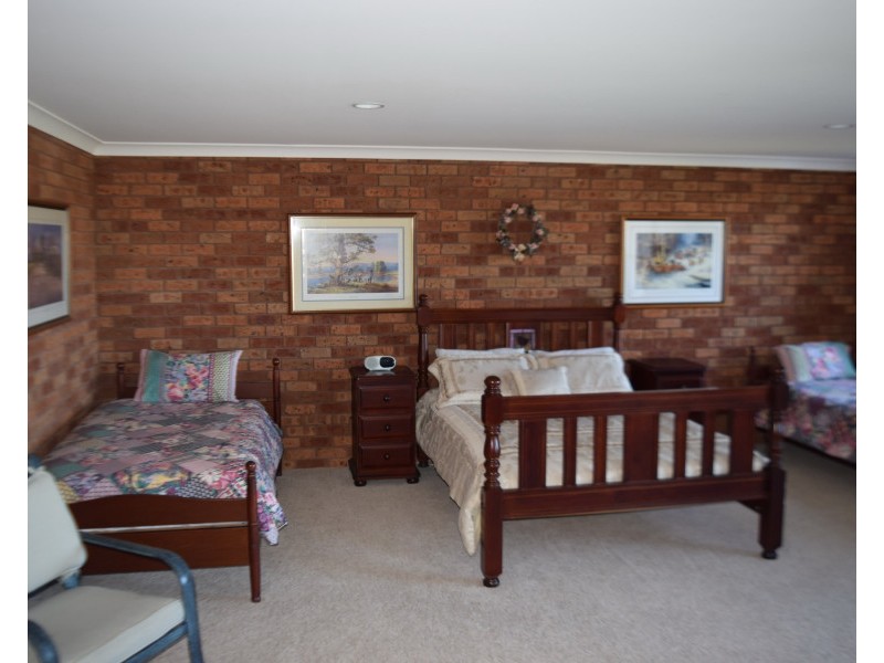5 Glenwarrie Place, Parkes NSW 2870
