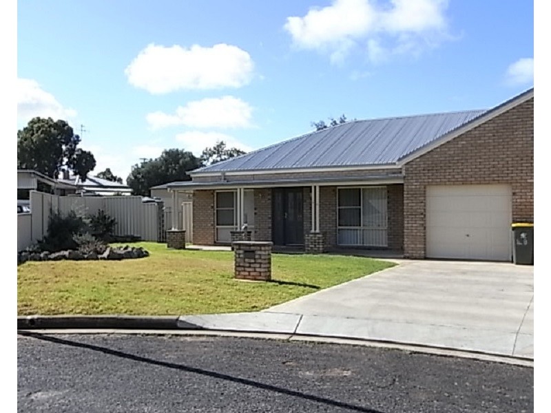 4A Marshall Place, Parkes NSW 2870