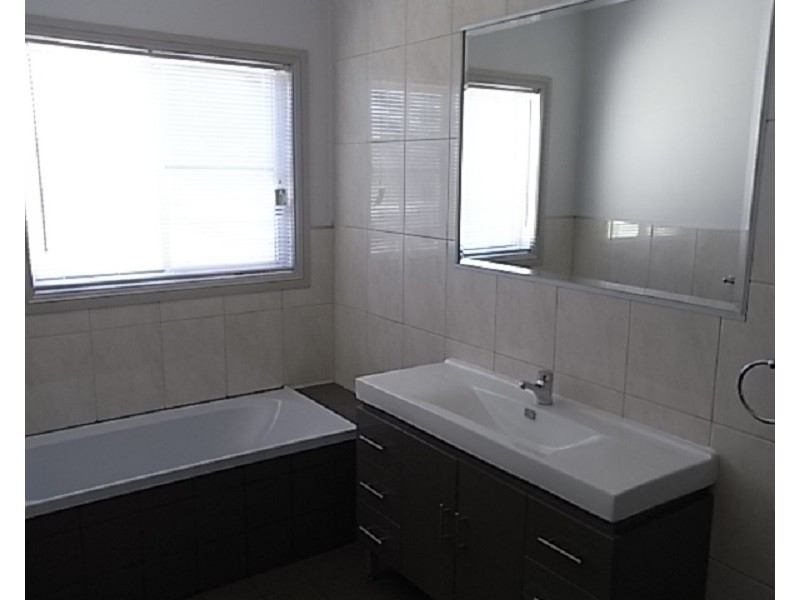 4A Marshall Place, Parkes NSW 2870