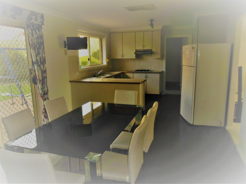 9 Glengowrie Place, Parkes NSW 2870