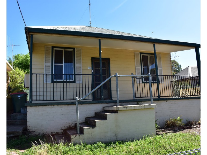 30 Gap Street, Parkes NSW 2870